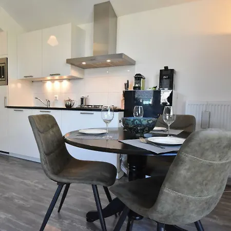 Cosy Flat In Near Forest